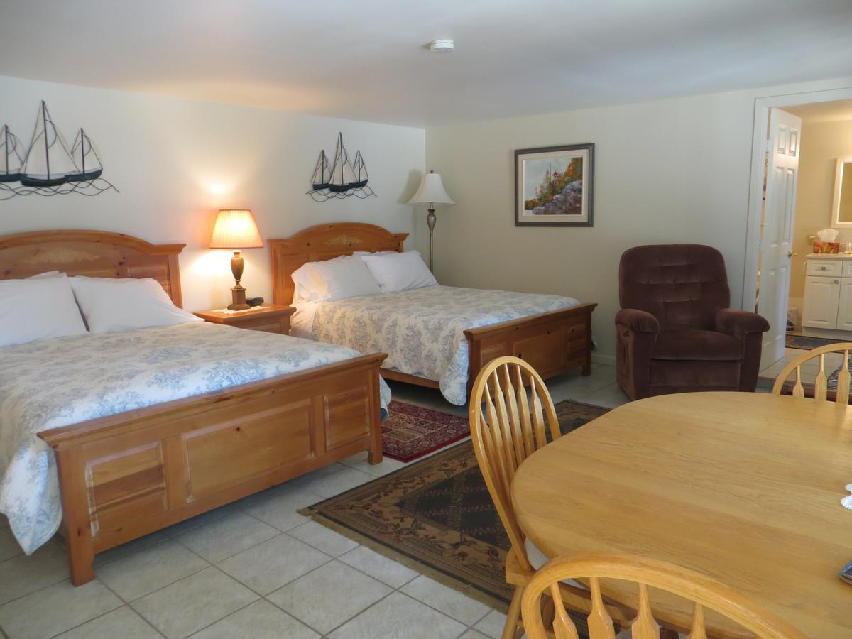 Bed and Breakfast Caprice Roberts Creek Экстерьер фото